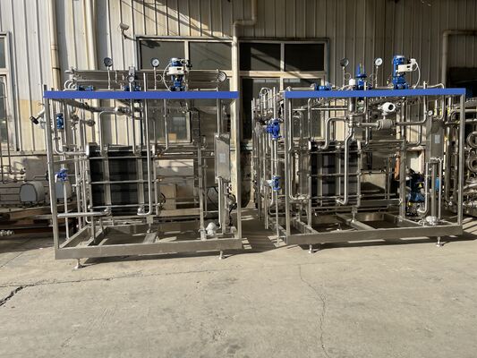 500L Small Pasteurizer Machine With PLC CIP For Milk / Yogurt / Fruit Juice Processing Line SUS304/316