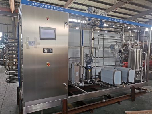 Công nghệ tiên tiến Máy khử trùng UHT tùy chỉnh 0.5-20T / H cho dây chuyền chế biến nước cam / táo / xoài UHT mới với PLC